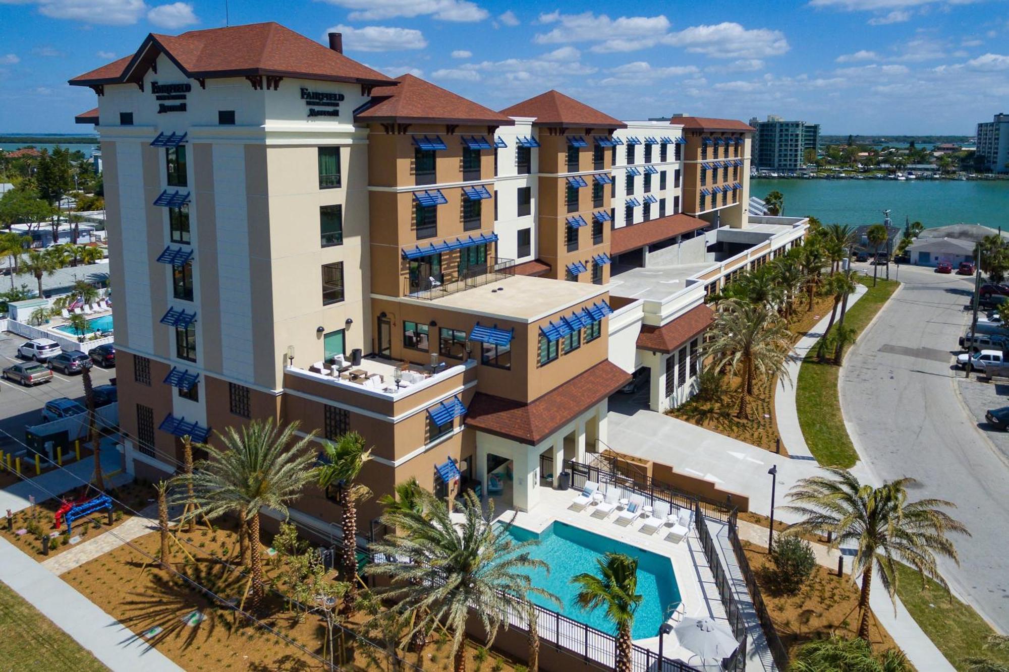 Fairfield Inn & Suites By Marriott Clearwater Beach Extérieur photo