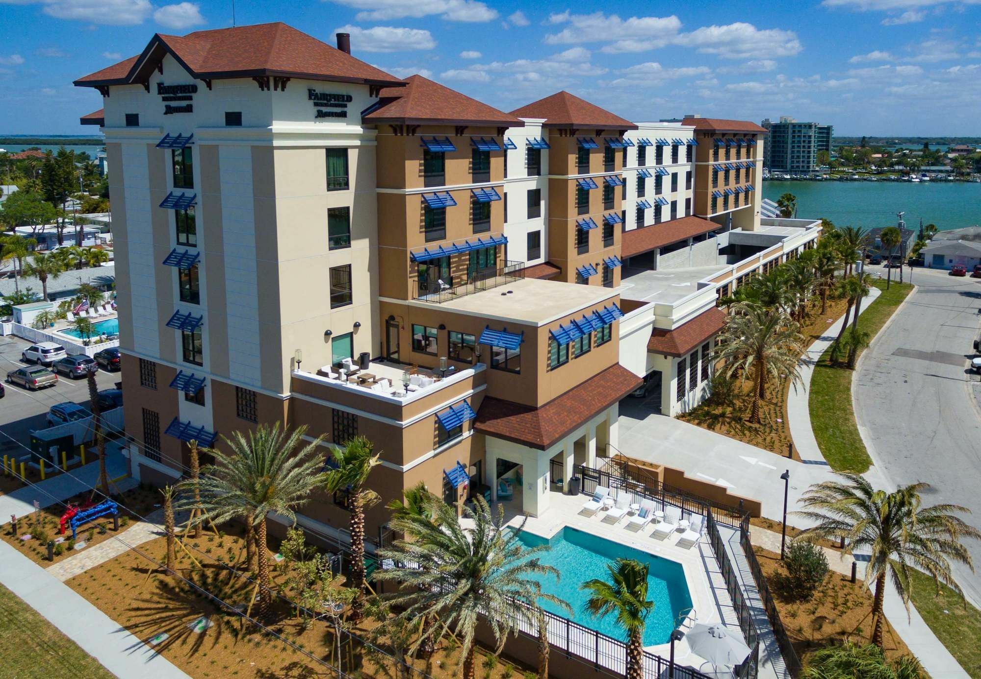 Fairfield Inn & Suites By Marriott Clearwater Beach Extérieur photo